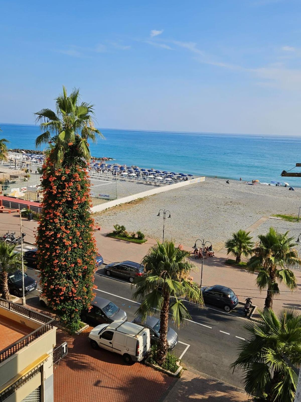 Appartamento Casa Al Mare Angela Ventimiglia Esterno foto